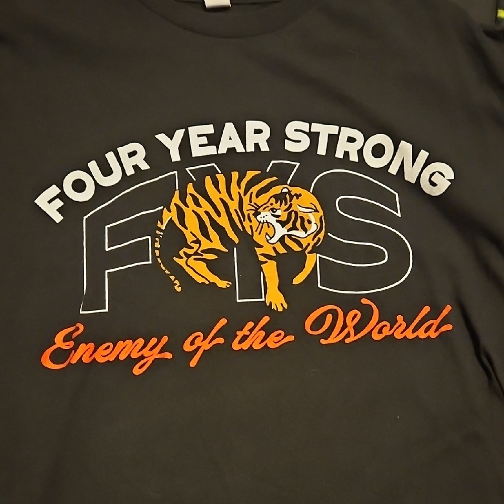 Four Year Strong Enemy of the World Tour Tshirt XL
